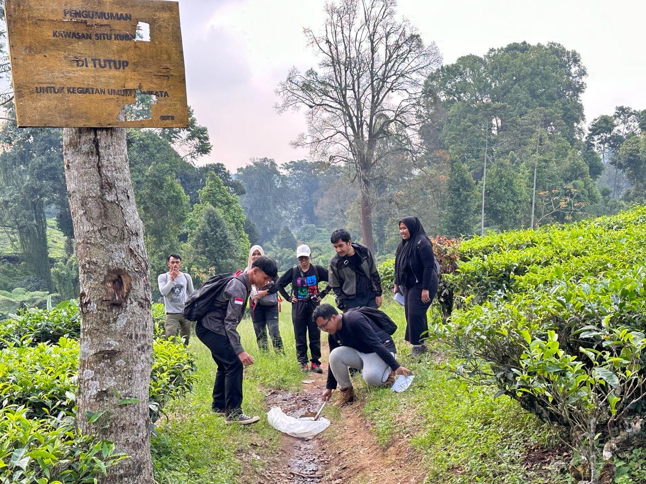 Read more about the article Kuliah Kerja Lapangan (KKL) Prodi Sarjana Biologi UNAS di Kawasan Cagar Alam Gunung Tilu – Pusat Penelitian Teh & Kina, Gambung – Ciwidey Bandung