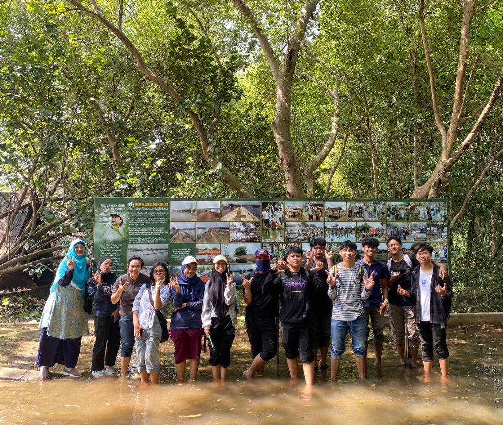 Eksplorasi Ekologi Mangrove: Mahasiswa Agroteknologi Dalami Pembelajaran Lapangan di Taman Wisata Alam Mangrove Angke Kapuk