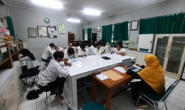 22-11-2024-UTS Prak. Ekologi Tanaman (1)